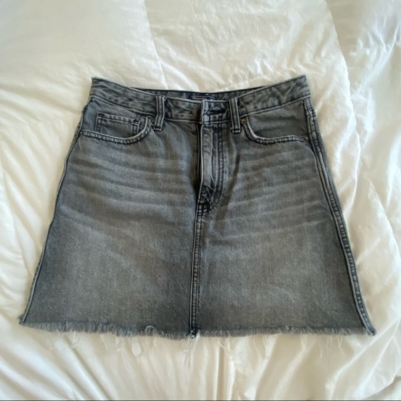 BLACK WASH DENIM SKIRT - Picture 5 of 8
